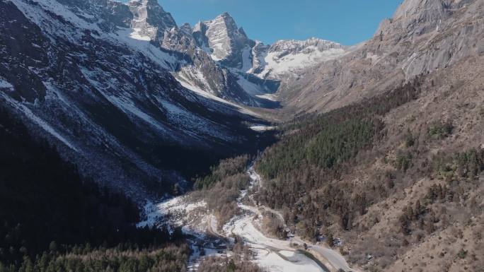 航拍冬天四川阿坝州毕棚沟景区雪景