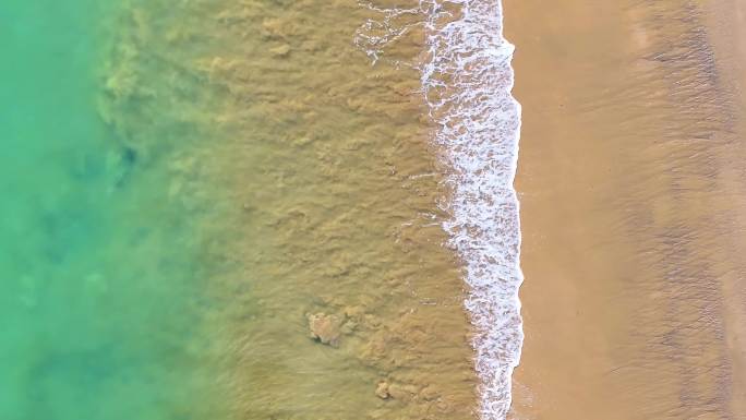 大海海边海水海浪沙滩海滩航拍海岸线风景唯