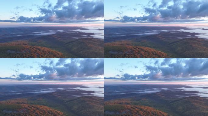 大兴安岭初秋层林尽染晨雾朝霞