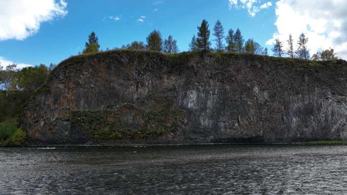 内蒙古柴河景区山水岩壁画岩画