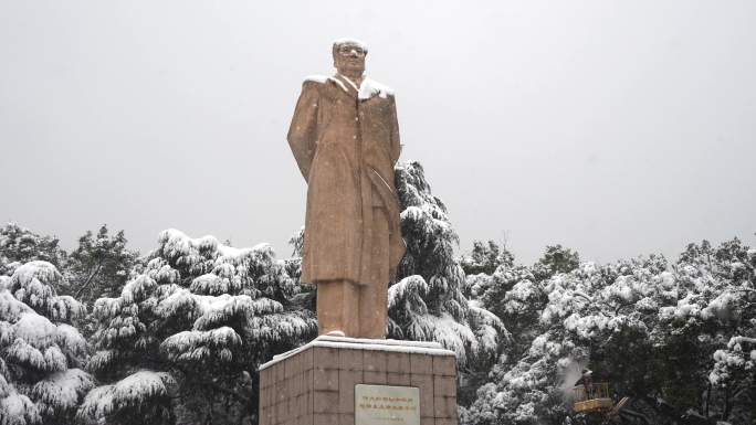 长沙东方红广场毛泽东塑像雪景实拍