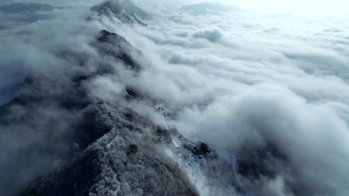 航拍秦岭海棠山云海