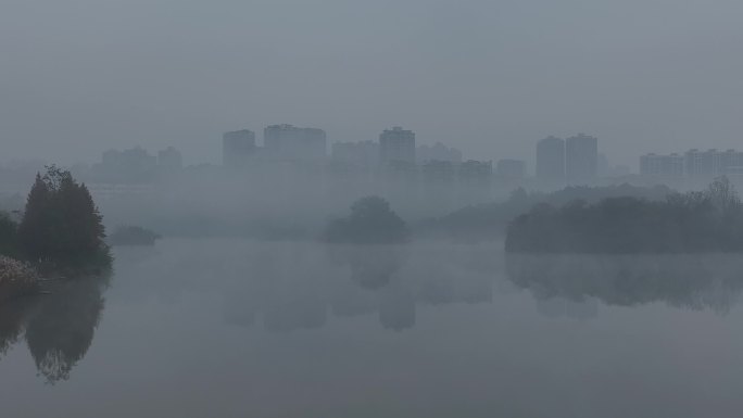 观山湖公园平流雾