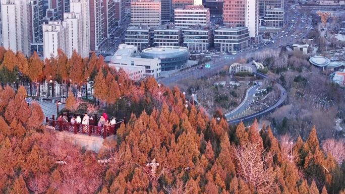 济南 CBD 夕阳下 五指山高楼 茂陵山