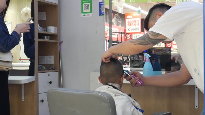 理发店室内拍摄