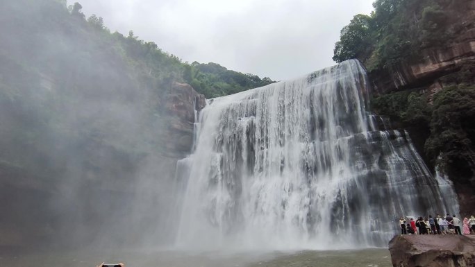 小黄果树瀑布实拍风景