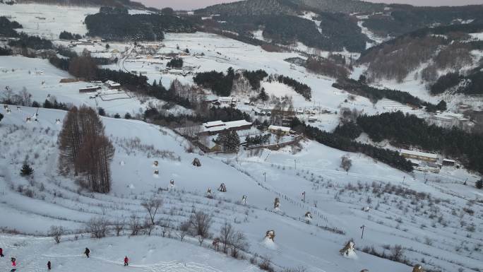 吉林松岭雪村旅游雪景山村空镜