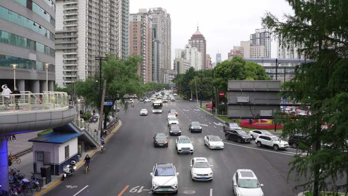 上海打浦桥立交桥视角的车水马龙城市景观