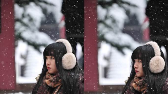 竖屏女孩唯美下雪升格雪花慢镜头