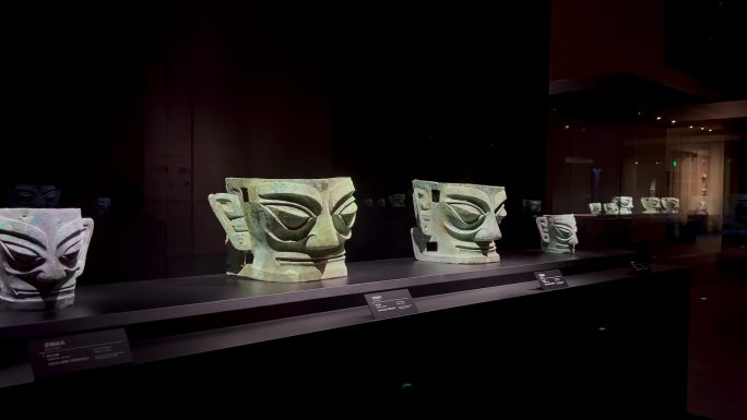 四川三星堆博物馆商代川蜀文化青铜器陶器