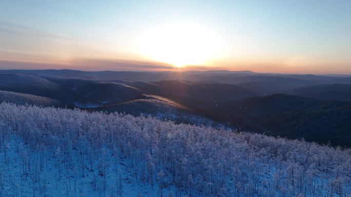 大兴安岭林海雪原雾凇夕照