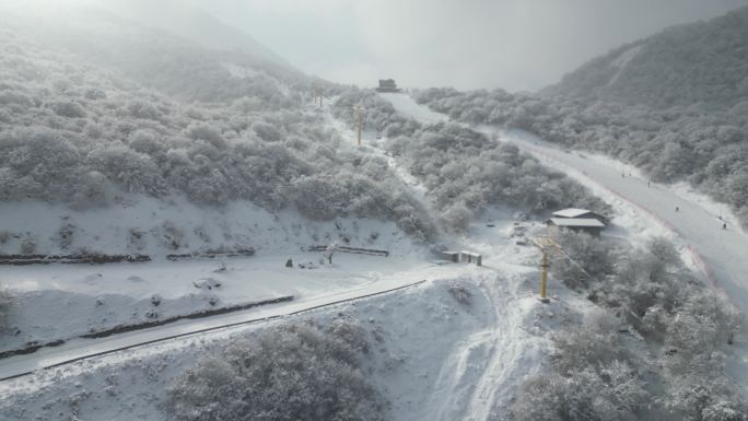 四川阿坝茂县九鼎山太子岭滑雪场风景航拍