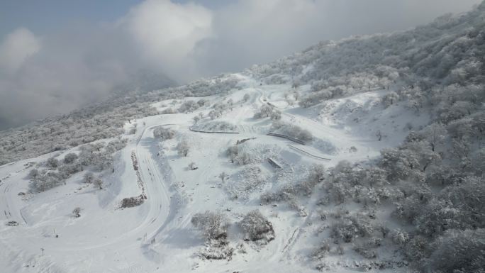 四川阿坝茂县九鼎山太子岭滑雪场风景航拍