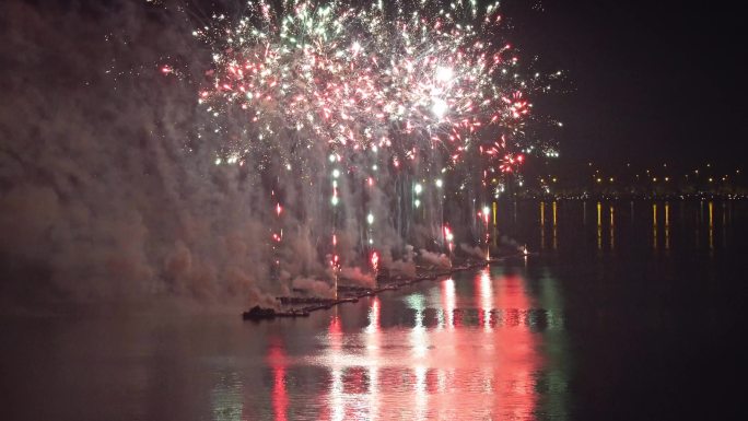 上海 浦东新区 临港 滴水湖 元旦 烟花