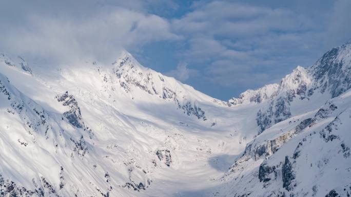 西藏嘎隆拉雪山嘎瓦龙冰川日出【精品】