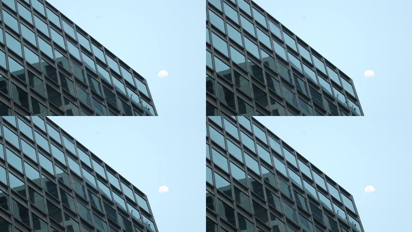 城市上空的月亮