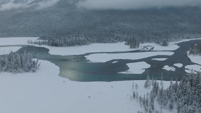 航拍新疆喀纳斯神仙湾雪景