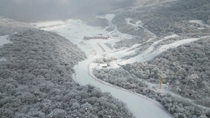 四川阿坝茂县九鼎山太子岭滑雪场风景航拍