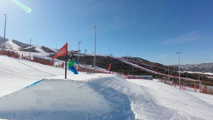 小孩单板滑雪跳台 滑雪公园 富龙