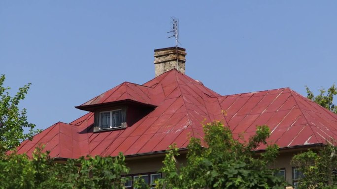 七十年代的住宅，红屋顶