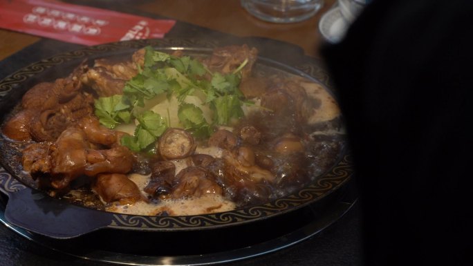 美食  炒菜 厨房 食材 食客 饭店素材