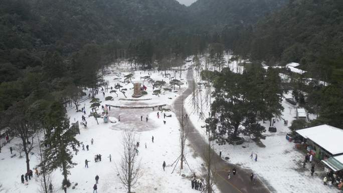 贺州姑婆山下雪