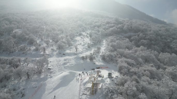 四川阿坝茂县九鼎山太子岭滑雪场风景航拍