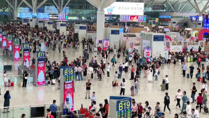 旅客检票进站空镜