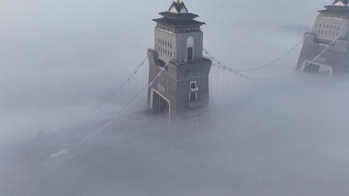 万福大桥晨雾 超低平流雾 车流 航拍大雾
