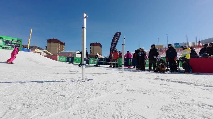 滑雪场活动 跳高比赛