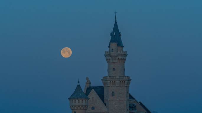 8K 月亮和城堡酒店