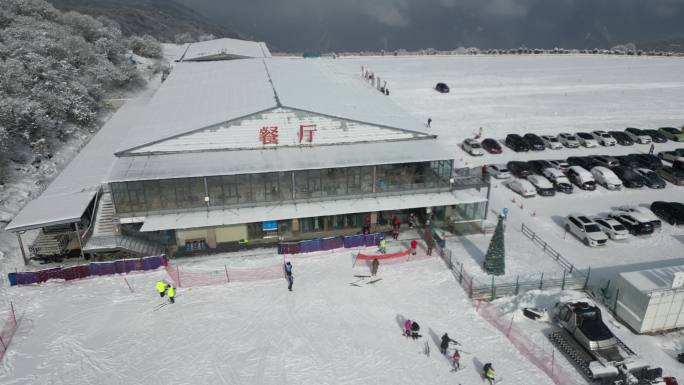 四川阿坝茂县九鼎山太子岭滑雪场风景航拍