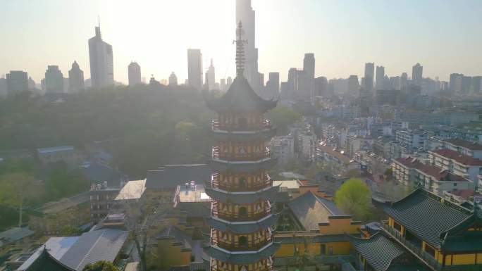 南京玄武区玄古鸡鸣寺游客观赏樱花人流风景