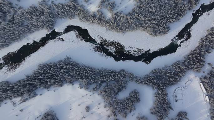 航拍冬季新疆喀纳斯河雪景