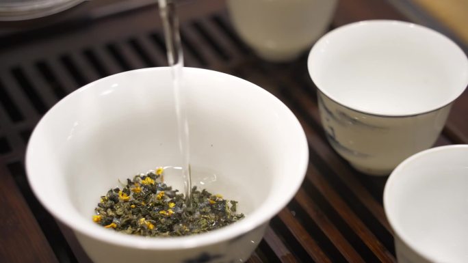 白色陶瓷茶杯泡绿茶花茶倒茶 茶艺茶道演示