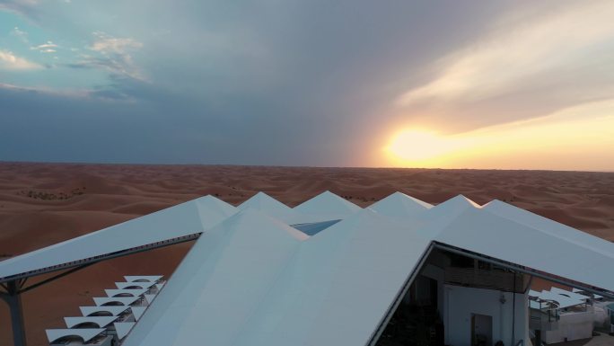 宁夏中卫沙坡头景区星星酒店晚霞航拍