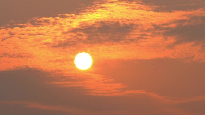 原创夕阳落日飞机穿越视频素材