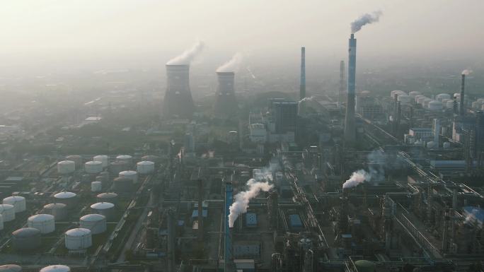 大型工业生产工厂烟囱炊烟环境污染航拍