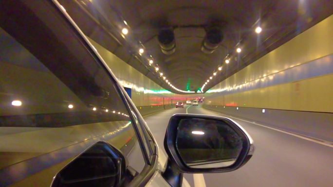 汽车在隧道里行驶视频素材49
