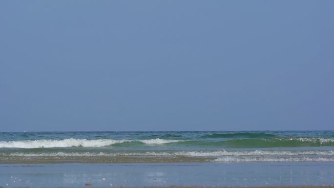 海滩海浪浪花沙滩海岸线