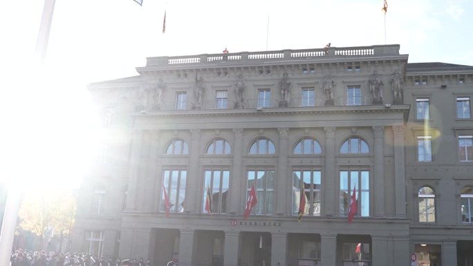 瑞士伯尔尼国家银行大楼附近的阳光