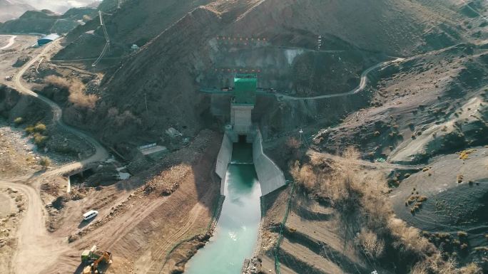 新疆哈密：航拍东疆首座抽水蓄电站施工现场
