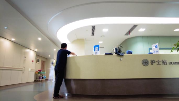 医院医护人员护士站接待看病病人询问延时摄
