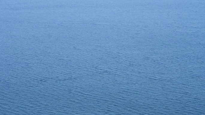 4k慢动作镜头，蓝色千岛湖水面纹理如蓝色大海，b卷拍摄
