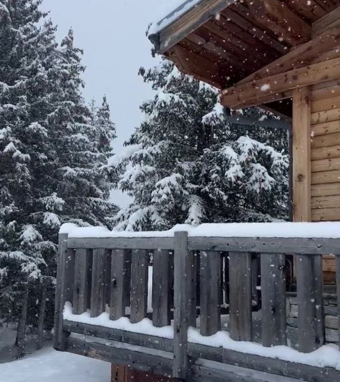 法国阿尔卑斯山的雪景。