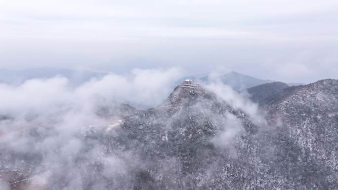 福州五奇山云雾缭绕 雾凇