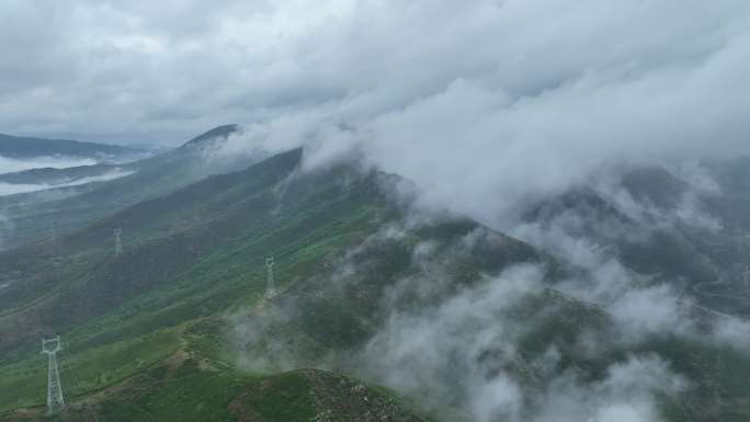 新鲜空气 穿过云层 天然氧吧 大好河山