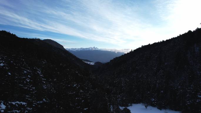 冬季泥顶村白马雪山航拍