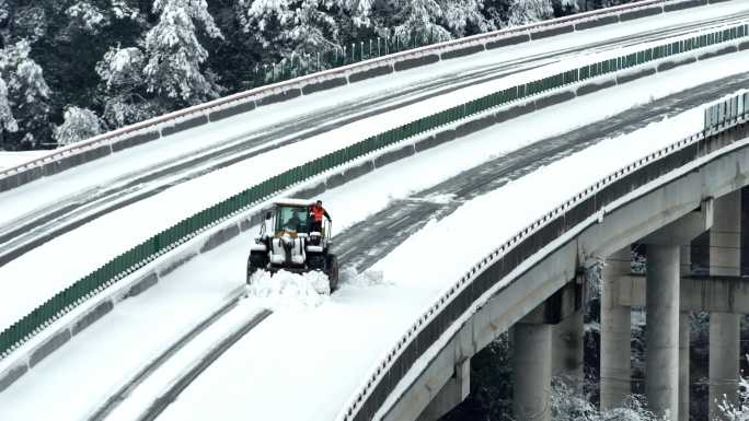 高速公路大桥除雪航拍大长焦