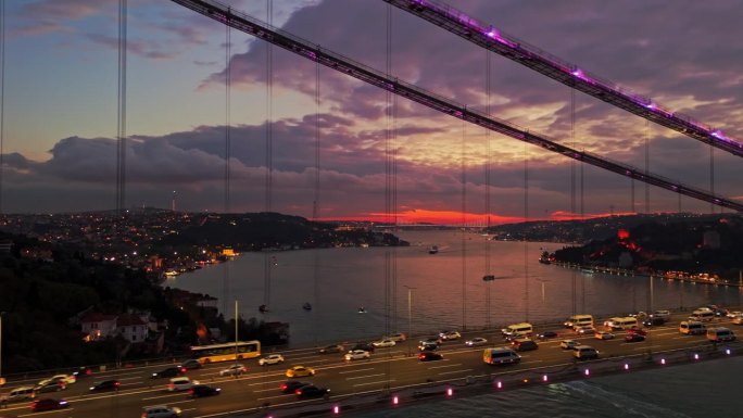航拍黄昏时标志性的法提赫苏丹穆罕默德大桥# istanbul - vibes #法提赫苏丹穆罕默德大